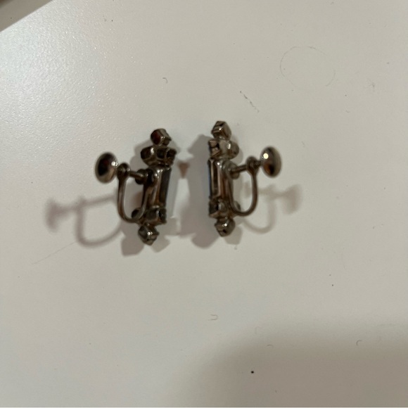 Vintage 1940’s Retro Deco Emerald cut Pale Blue Glass Silver Screw Back Earrings - Picture 7 of 11